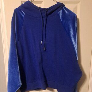 Victoria Sport Hoodie Small